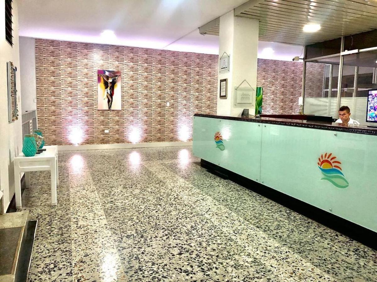 Hotel Mall Santana Del Rio La Dorada Bagian luar foto