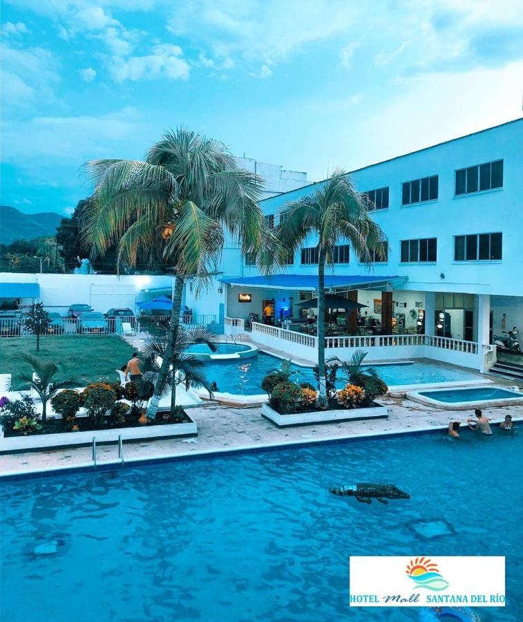 Hotel Mall Santana Del Rio La Dorada Bagian luar foto