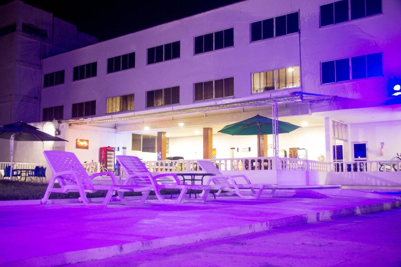 Hotel Mall Santana Del Rio La Dorada Bagian luar foto