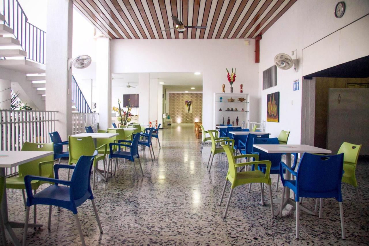 Hotel Mall Santana Del Rio La Dorada Bagian luar foto